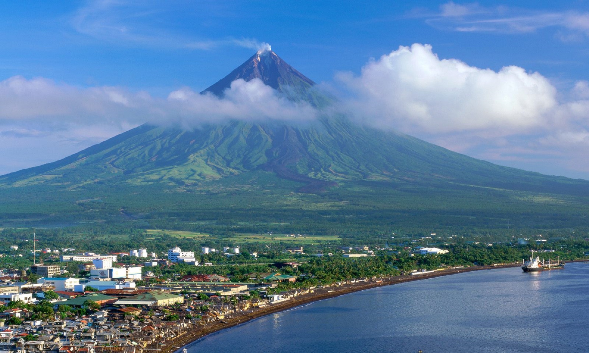 Mayong volcano panorama.